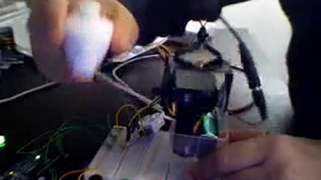 Arduino + Nunchuck + Pan and Tilt Camera смотреть онлайн