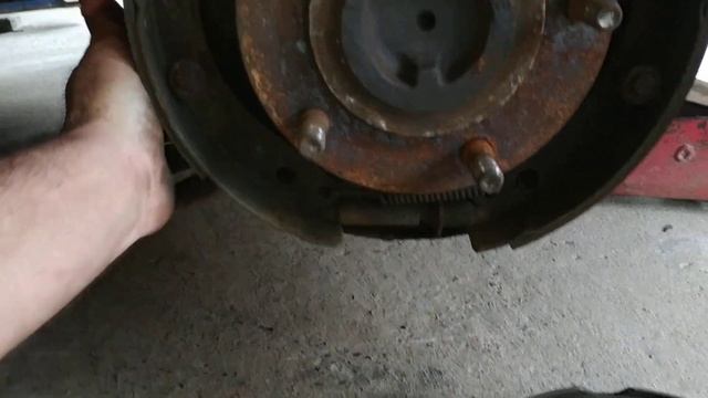 Posição correta lona freio traseira f1000 ,D20,D10 смотреть онлайн
