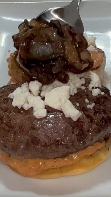 LAMB BURGER W/ HARISSA AIOLI | MUHAMMED THE EGYPTIAN COOK смотреть онлайн