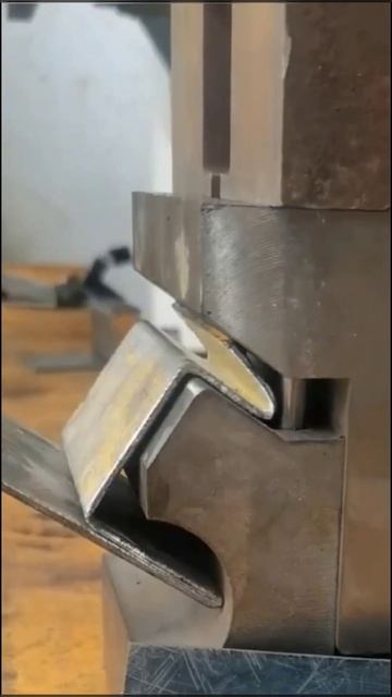 Flattern bending mold design смотреть онлайн