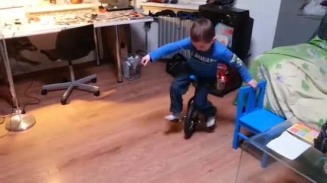 Жизнь замечательных детей и уницикл.