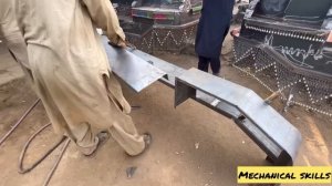 Процесс ручной работы над Hino Truck Bumper.