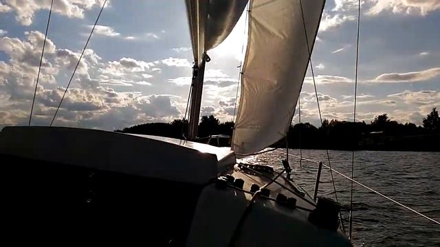 Швертбот Рикошет-550 под парусом 1 смотреть онлайн