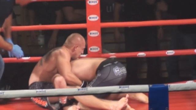 Gala Charytatywna dla Jasia Siejaka - Walka Jakuba Łącznego z Arturem Muchą смотреть онлайн