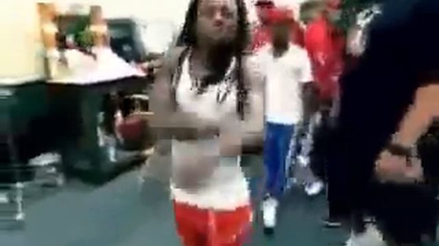 LIL WAYNE - A MILLI [DIRTY] OFFICIAL VIDEO [FULL]