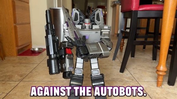 AUTO-CONVERTING MEGATRON! - In Depth Robosen Review