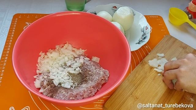 ЧЕБУРЕКИ ЕҢ ДӘМДІ 😋 #чебуреки #чебурекирецепт смотреть онлайн