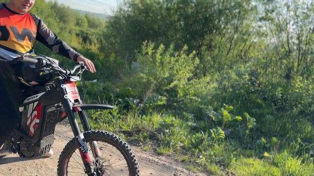 Кто дальше проедет Surron LBX, RERODE R1 или Talaria Sting 4000 смотреть онлайн