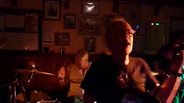 Big Licks . Radar Love.MOV смотреть онлайн