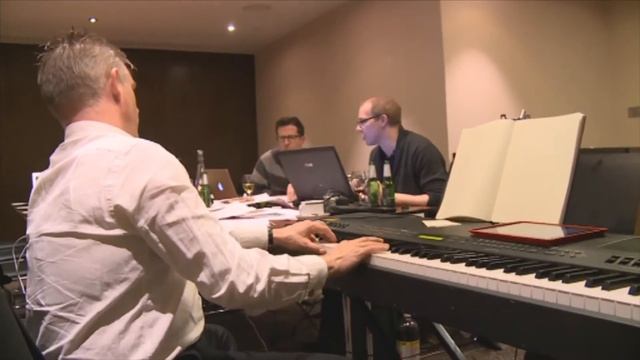 24 hour musical celebrity gala - Colin Morgan & Tony Head смотреть онлайн