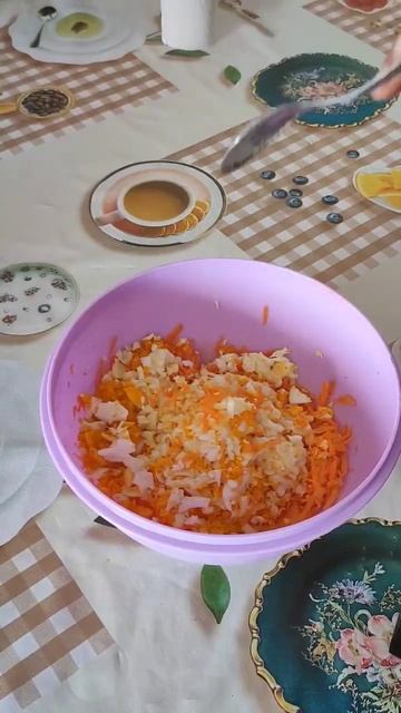 бюджетный салат из моркови #вкусно #shorts смотреть онлайн
