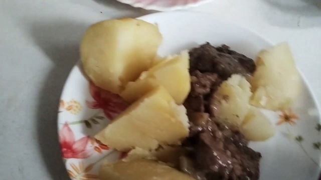 НА ЗАВТРАК МНОГО ВКУСНЕНЬКОГО😀🍅🥚🧀.ПРИГОТОВИЛА ОБЕД. ШАРЛОТКА🥧 смотреть онлайн
