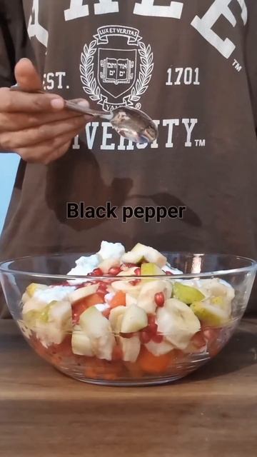 Viral chopped Fruit salad🥗 #salad #weightlosssalad #recipe #viralvideo #shortvideo #youtubeshorts смотреть онлайн