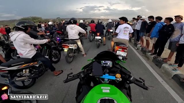 ZX GEBER GEBER TEMPAT RAMAI❗️AUTO DI KERUMUNI IKUT BALAP LIAR🔥 || Indonesia Motovlog (69) смотреть онлайн