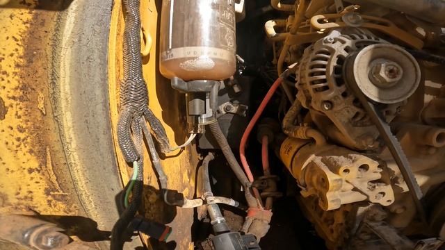 Caterpillar 242D Water In Fuel Tank Repair And Changing Some Filters
