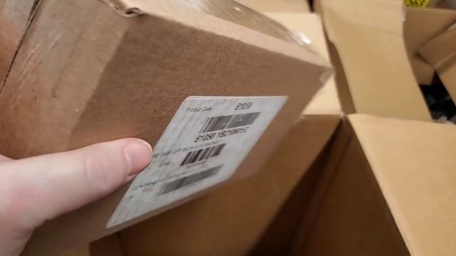 An Amazing Pallet Unboxing - Why did they pack that box like that? Paid $2,500.00 - Online Resellin смотреть онлайн