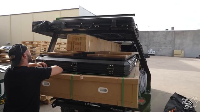 WAIT UNTIL YOU SEE THE INSIDE?! 🤯 смотреть онлайн