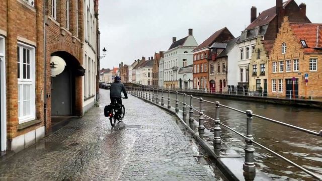 ON N'ÉTAIT PAS DU TOUT PRÉPARÉS Á ÇA! 🚴🇧🇪 Mais On Prend ça Avec HUMOUR Et DÉRISION (une Fois!)
