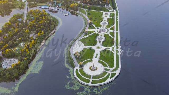 Yaroslavl, Russia. Strelka (Spit), Kotorosl flows into the Volga River. Sunset time, Aerial View смотреть онлайн