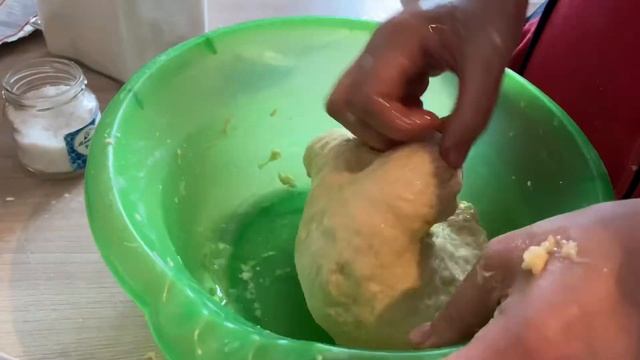 БУЛОЧКИ СО СГУЩЕНКОЙ смотреть онлайн