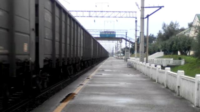 Электровоз ВЛ80ТК-2036/1103 с грузовым поездом смотреть онлайн