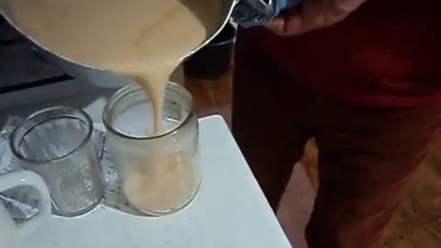СГУЩЕННОЕ МОЛОКО в домашних условиях! Легко и просто! смотреть онлайн