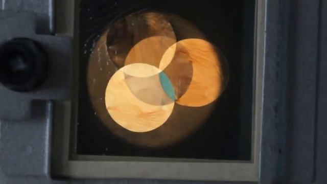 Демонстрація поліетиленової плівки у поляризованому світлі смотреть онлайн