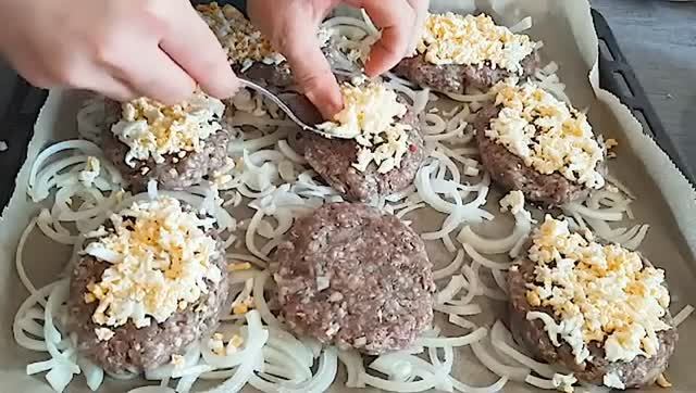 ОБЕЩАЮ БУДЕТ ВКУСНО! котлеты увы в прошлом !приготовьте фарш так и порадуйте себя вкусным блюдом!😊 смотреть онлайн