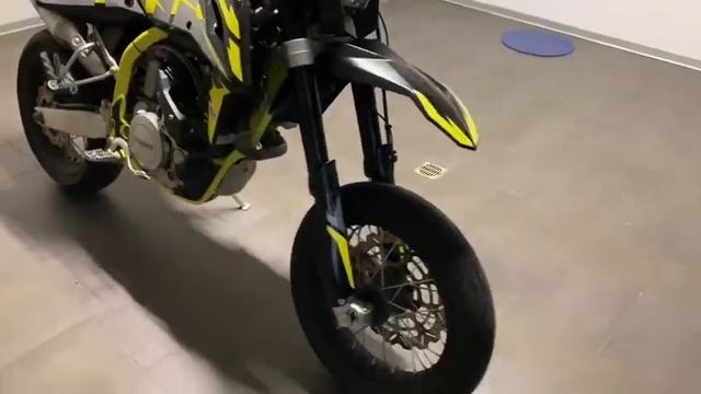 SWM SM 500 R nero '20 смотреть онлайн