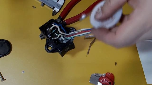 KAWASAKI ZX-11/ZZR1100 #7 キーシリンダー配線の断線箇所特定と修理 смотреть онлайн