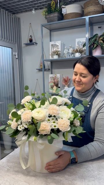 Композиция с ранункулюсом смотреть онлайн