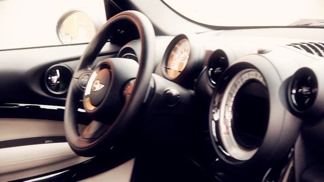 MINI PACEMAN Cooper S DRIVING VIDEO смотреть онлайн