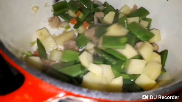 Spezzatino di soia con taccole e patate смотреть онлайн
