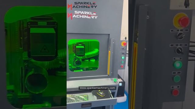 Automatic 3D Laser Marking Machine. 3D Dies, Depth Engraving смотреть онлайн