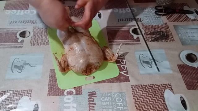 ГОТОВЛЮ КУРИЦУ ГРИЛЬ В ДУХОВКЕ // ЖИЗНЬ В ДЕРЕВНЕ смотреть онлайн