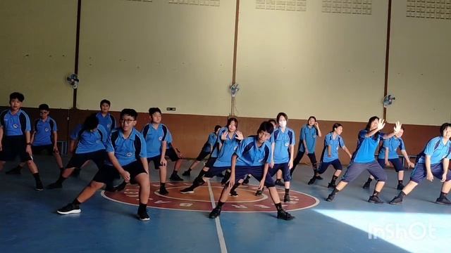 Streching and warming up / Pemanasan sebelum melakukan aktivitas olahraga смотреть онлайн
