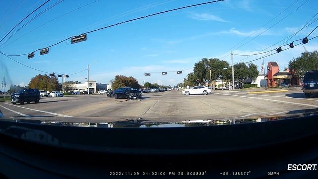 Car Crash - T-Boned - Escort M2 Smart Dash Cam смотреть онлайн