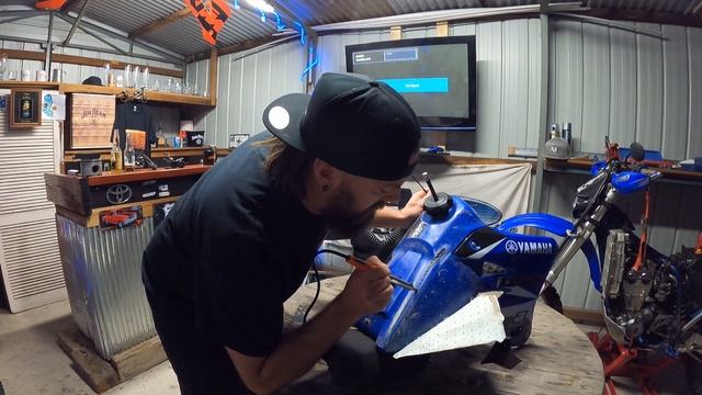 A Dirtbike Story - fuel tank repair DIY смотреть онлайн