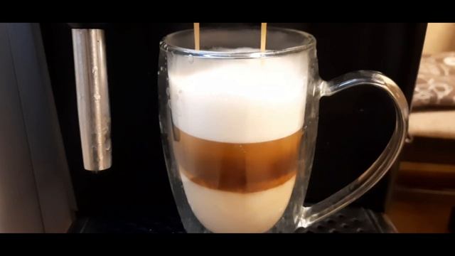 Latte со взбитыми сливками. За 3 мин! смотреть онлайн