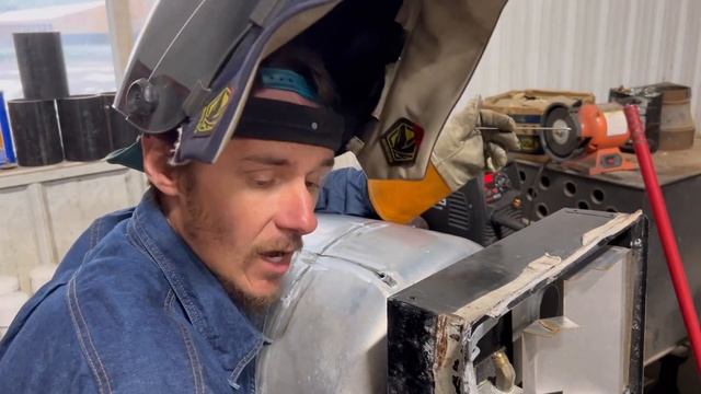 EXPLODED Water Heater Tank Repair! Can It Be Welded? смотреть онлайн
