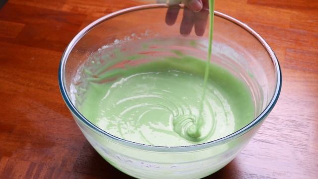 Easy Pistachio Cupcakes Recipe | So Fluffy and Flavorful! смотреть онлайн