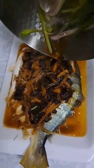 STEAMED POMFRET FISH WITH SOY SAUCE #shorts #steamedfish #pomfretfish #asmrsounds #satisfying #food смотреть онлайн