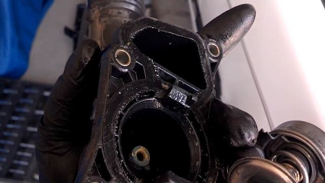 Thermostat replacement, coolant system flush, BMW 318i, E36 - VOTD смотреть онлайн