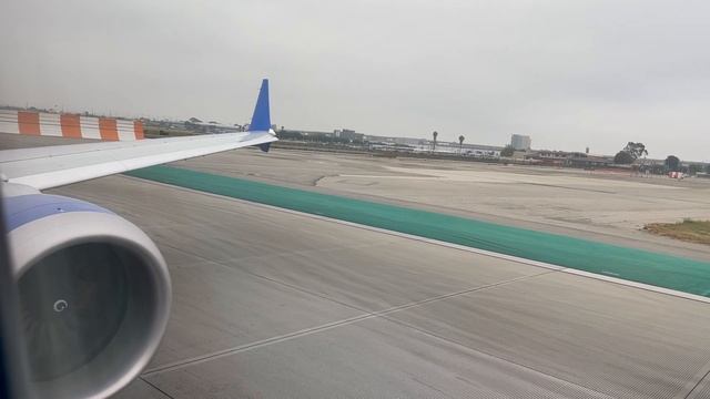 NEW INTERIOR | United Airlines 737 MAX 9 First Class Trip Report LAX (Los Angeles) to DEN (Denver) смотреть онлайн