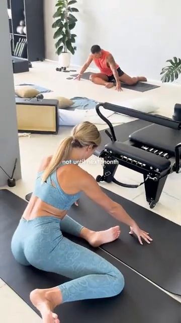 The best time to start is right now! ✨💪 #athomeworkout #fitness #motivation #pi (1)