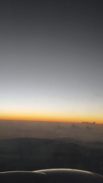 12000 metr balanglikda - На высоте 12000 метров - At an altitude of 12,000 meters смотреть онлайн