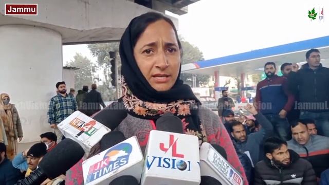 All J&K Rehbar-i-Khel Teachers Forum protest at near Asia hotel under flyover, jammu смотреть онлайн