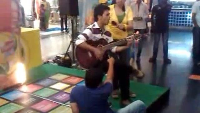 Live guitarist for Lipton Ice Tea Activation...Part 1.3GP смотреть онлайн