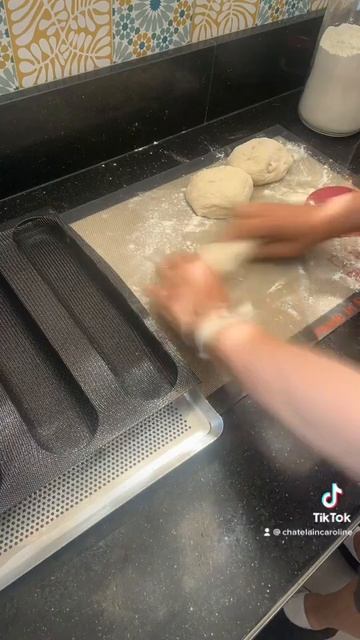 3 Baguettes maison moule Flexipan Guy Demarle смотреть онлайн