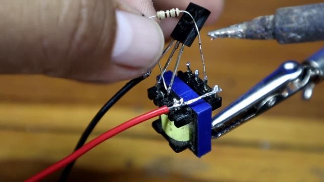 How to make a simple 3.7v to 220v AC to DC Inverter at home смотреть онлайн